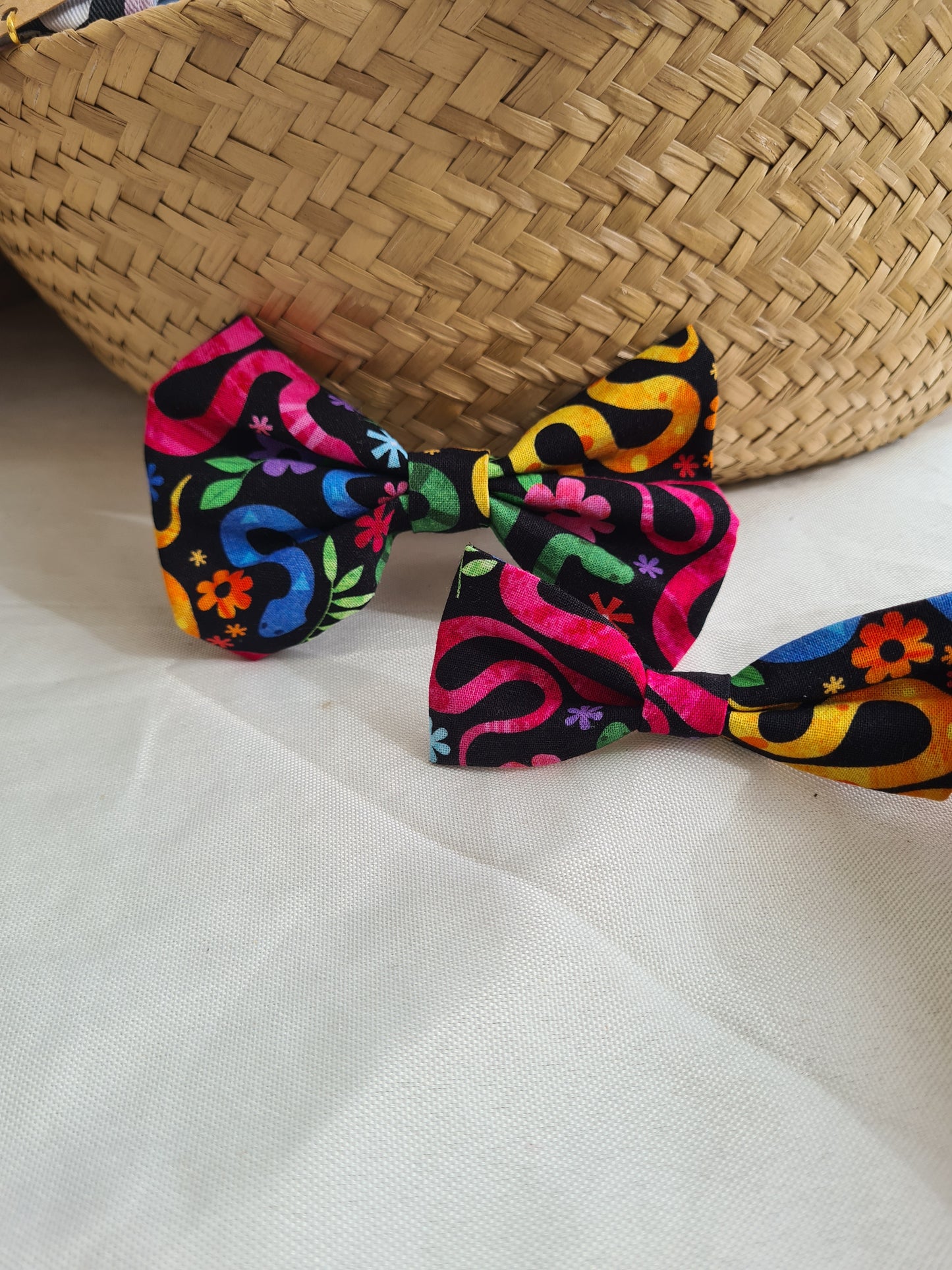 Friendly Garden Snakes - Pet Bow Tie